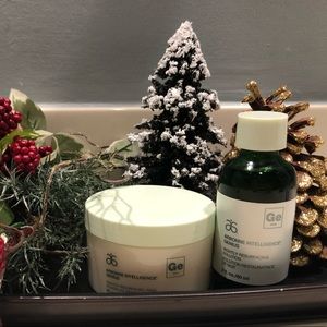 Arbonne Intelligence Genius Solution & Pads